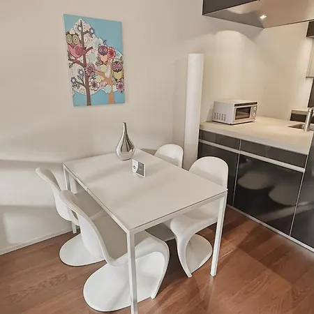 Stylish 1br In The Center - Baron 25 *