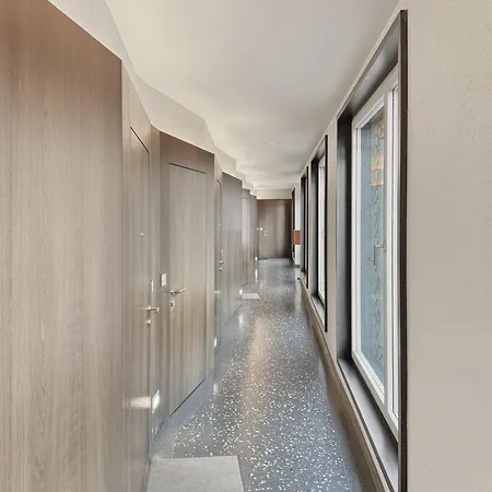 Stylish 1br In The Center - Baron 25 *