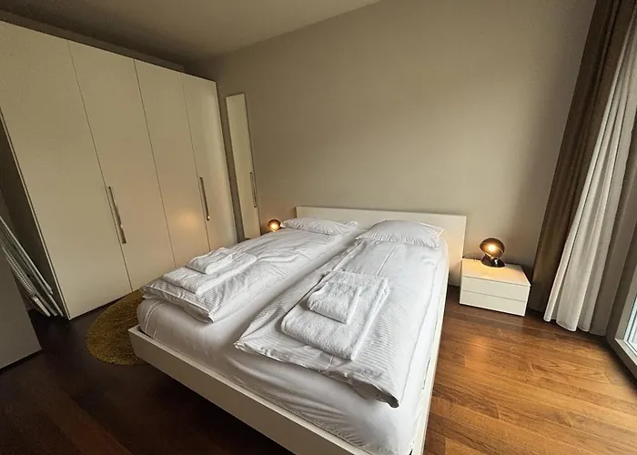 Stylish 1br In The Center - Baron 25 *